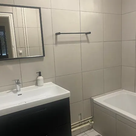 Apartment Bel De 72m, Situe Pres De Lyon Avec Parking Gratuit Caluire-et-Cuire